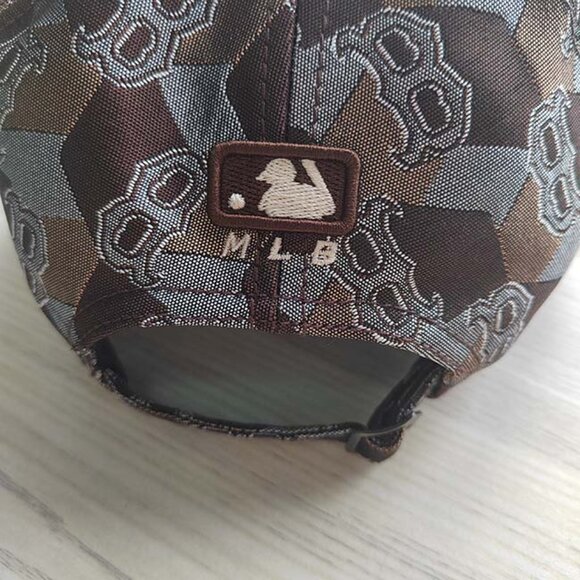 MLB Logo Embroidered Boston Red Sox Baseball Cap - Picture 4 of 9